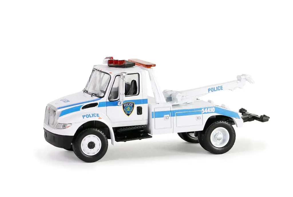 Image 2 for #33250-A 1:64 2019 International Durastar 4400 Tow Truck