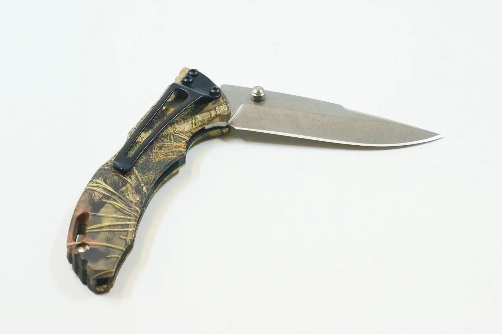 Image 2 for #19VBH01700 Bush Hog Camo Buck Lockback Knife