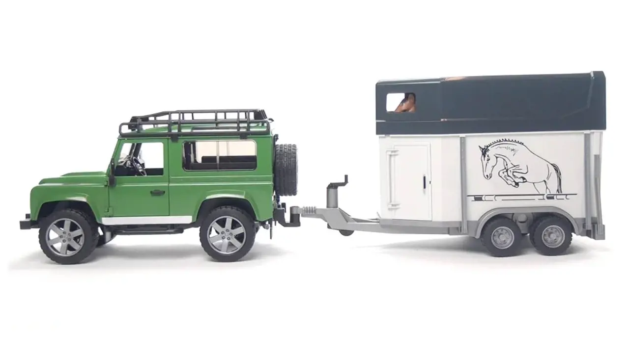 Image 3 for #02592 1:16 Land Rover Defender w/ Horse Trailer & Horse