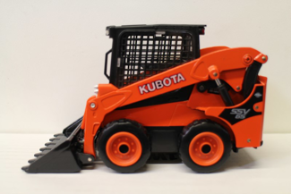 Kubota #77700-06129 1:24 Kubota SSV65 Skid Steer Loader Die Cast Toy